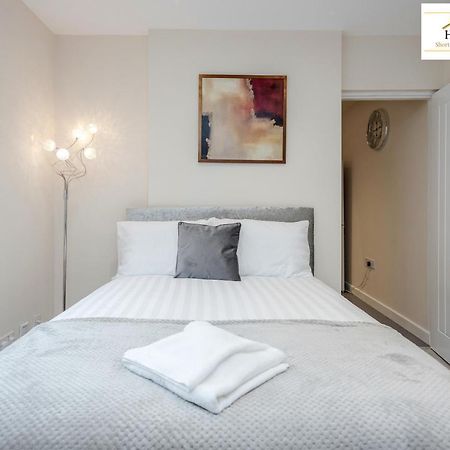 Bedford Hospital Victoria Apartments A And B By Homely Spaces Short Lets & Serviced Accommodation エクステリア 写真