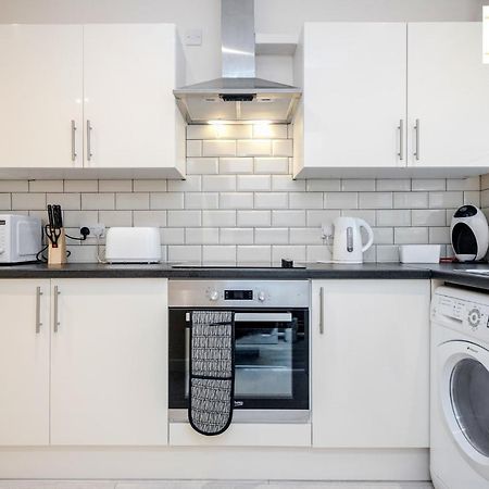 Bedford Hospital Victoria Apartments A And B By Homely Spaces Short Lets & Serviced Accommodation エクステリア 写真