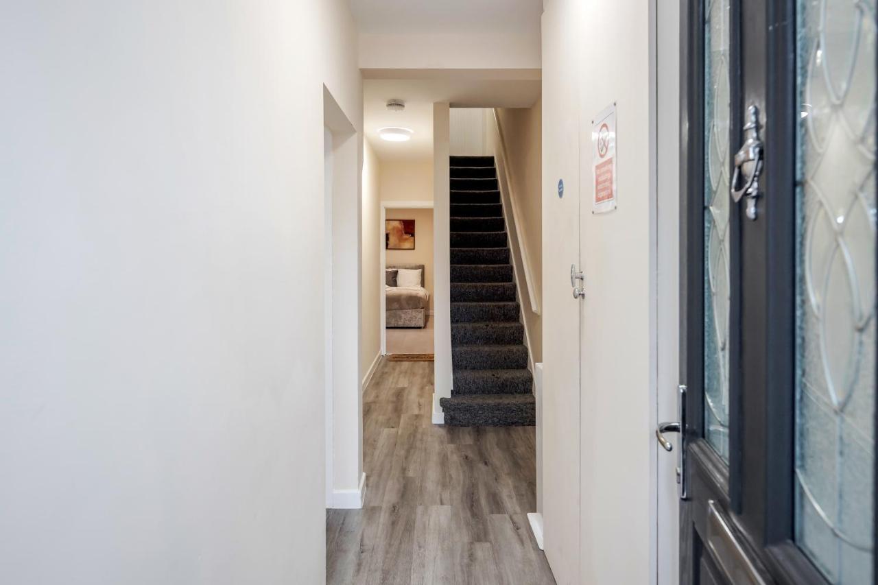 Bedford Hospital Victoria Apartments A And B By Homely Spaces Short Lets & Serviced Accommodation エクステリア 写真