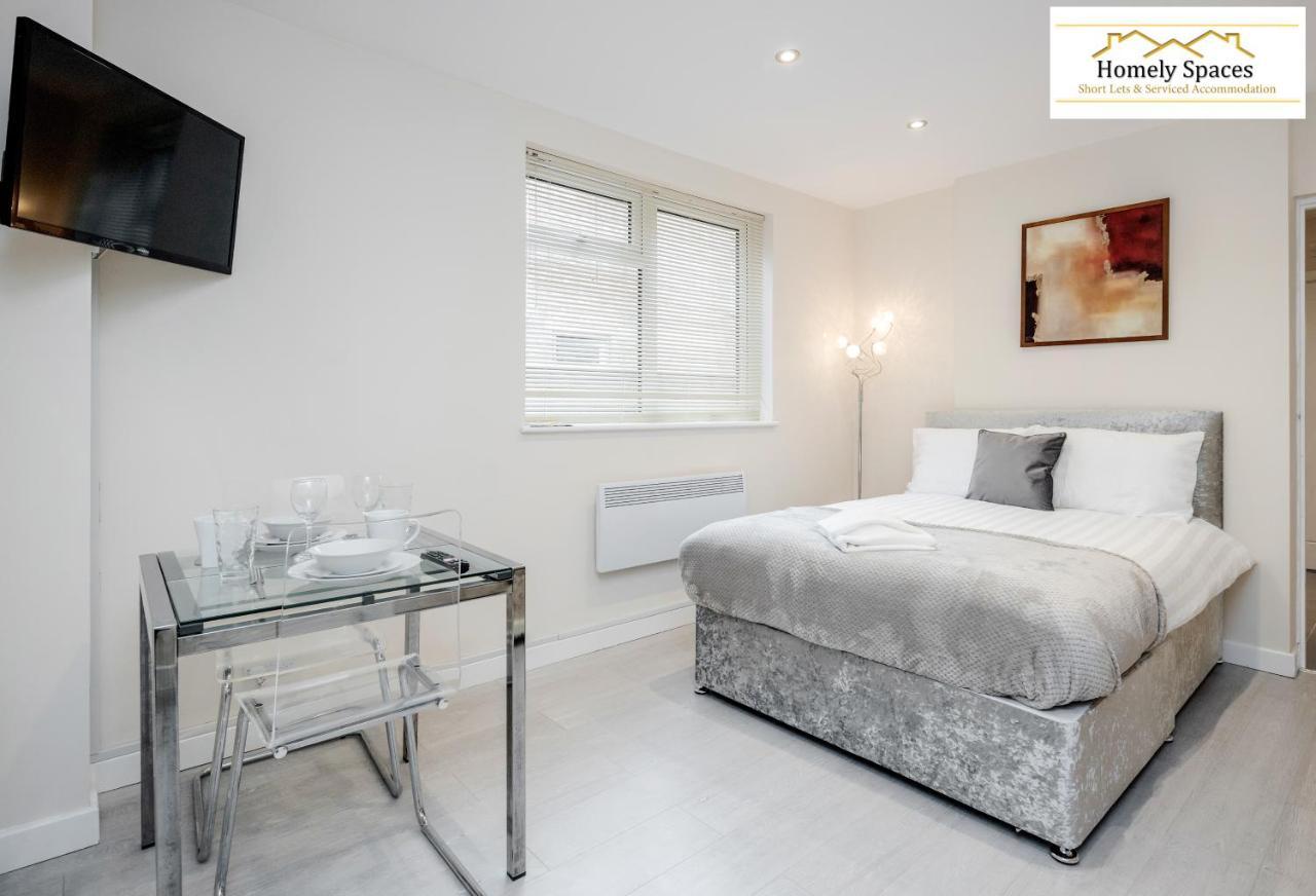 Bedford Hospital Victoria Apartments A And B By Homely Spaces Short Lets & Serviced Accommodation エクステリア 写真